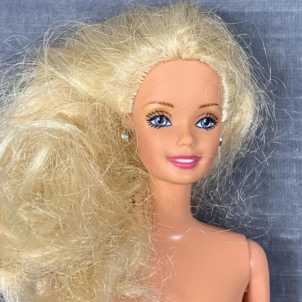 Glam N Groom Lacey Barbie Doll  Mattel 1999 No Box Or Outfit